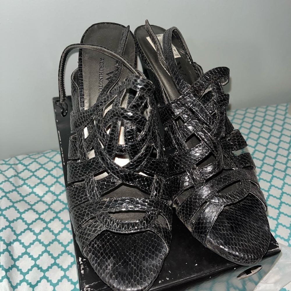 Worthington Size 8 Black Heel